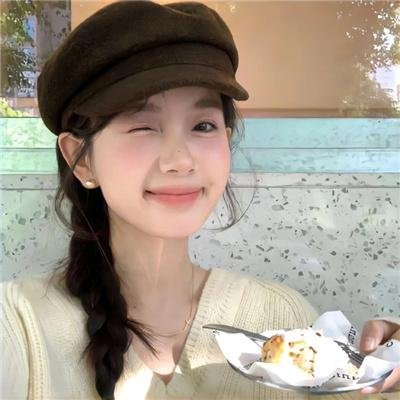 院子里的女人